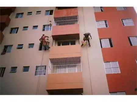 Pintura de Bancos na Vila São Francisco