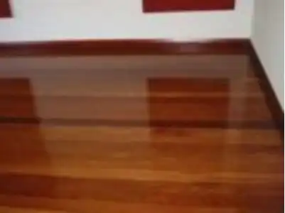Aplicação de Verniz no Jardim Vivan