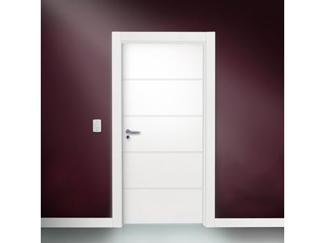 Pintura de Porta na Chácara São Marcos