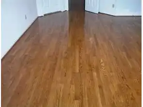 Aplicação de Verniz na Vila Aurora