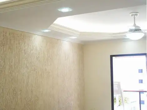 Pintor na Vila Aurora